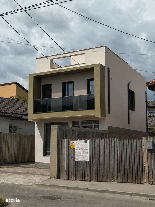Casă modernă cu jacuzzi - zona centrală ( Împăratul Traian )