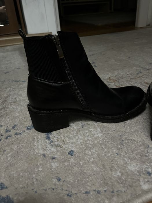 Кожаные весенние ботинки