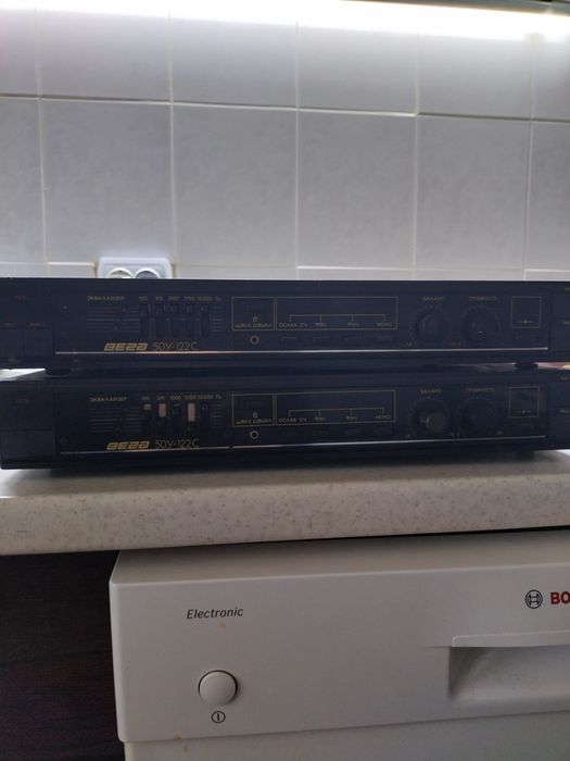 Продам два усилителя Вега