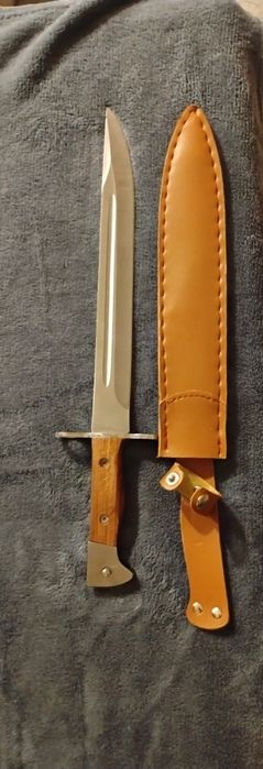 Огромен Нож с кожена кания
