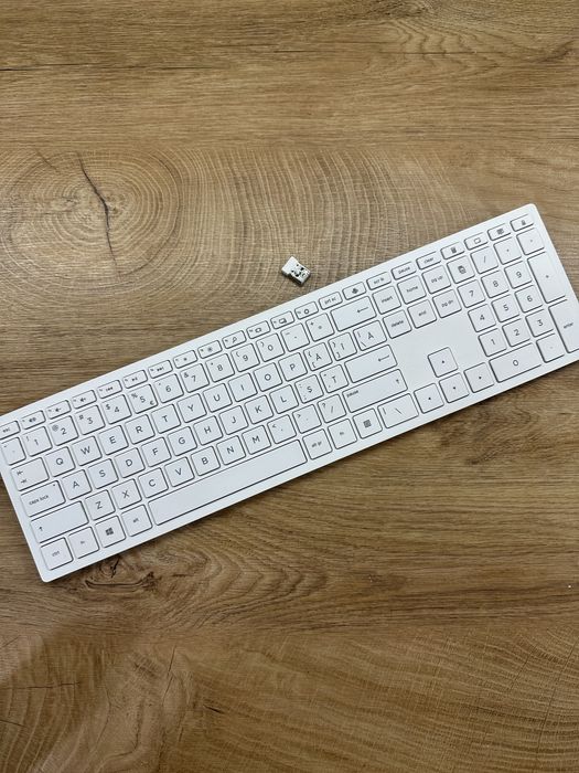 HP безжична клавиатура – бяла + USB приемник