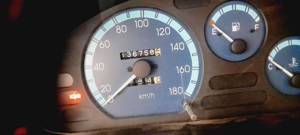 Matiz srochna sotiladi 2011ni oxri 2012 boshida chiqqan 136ming yurgan