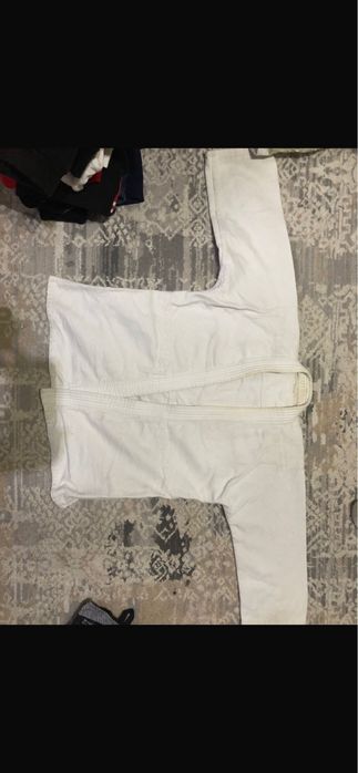 Белое кимоно для дзюдо