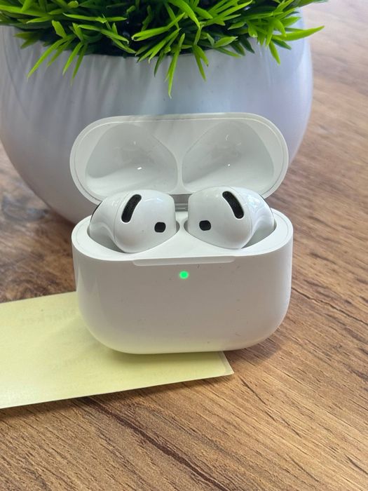 AirPods 4 Series