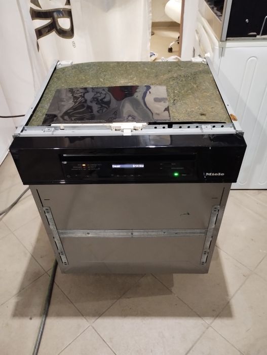 Съдомиялна MIELE Auto Open black edition