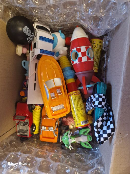 Кашон с Детски играчки за момче