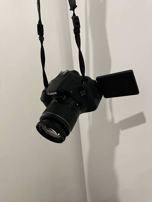 Продам фотоаппарат Canon 600D