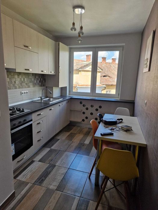 Inchiriez ultrcentral in Sibiu apartament 2 camere