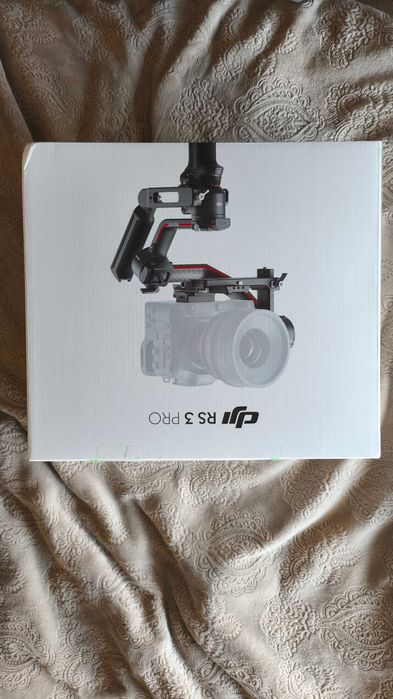 DJI RS3 PRO Gimbal  Stabilizer