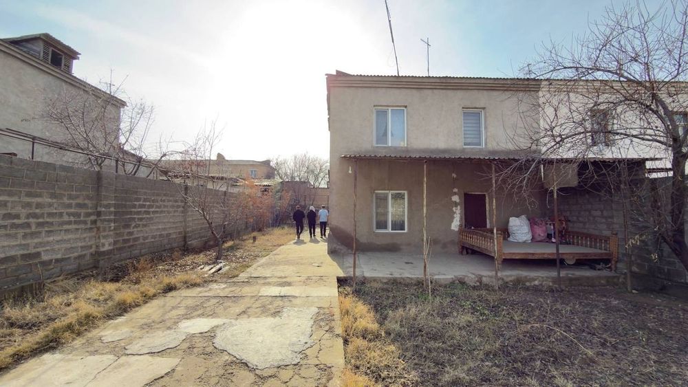 Продаётся Котедж Буз Су -5 сот ,2 этаж ,6 комнит