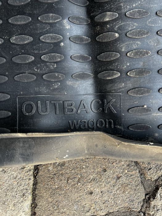 полики от субару оутбак