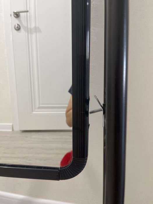 Зеркало с колесками