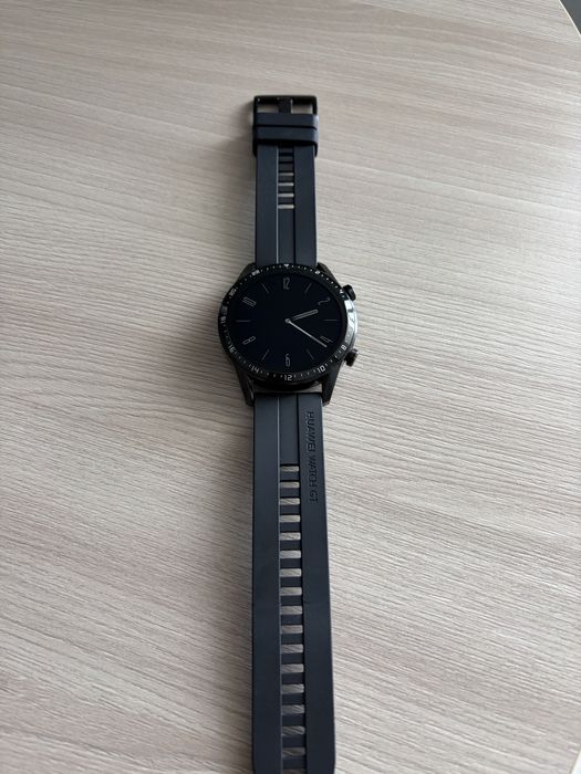 Продам смарт часы Huawei GT2