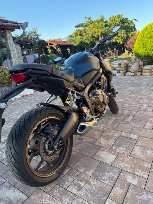 Vând Honda CB650R