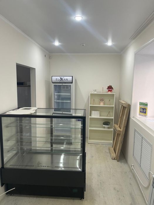 Кондитерская витрина