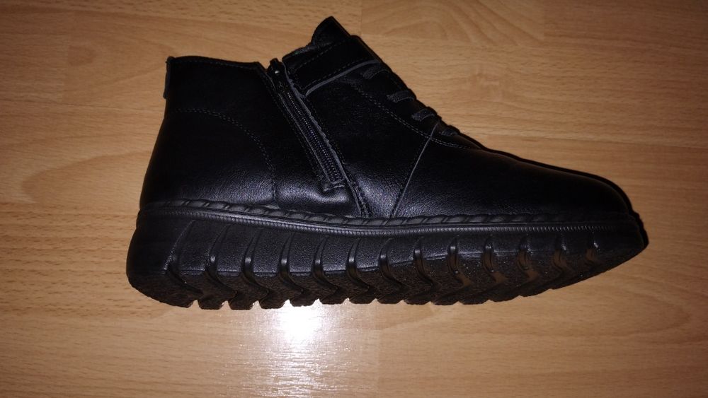 Ghete de dama noi, mărimea 40