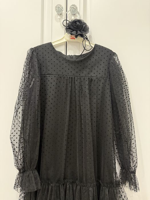 Продам нарядное платье на девочку