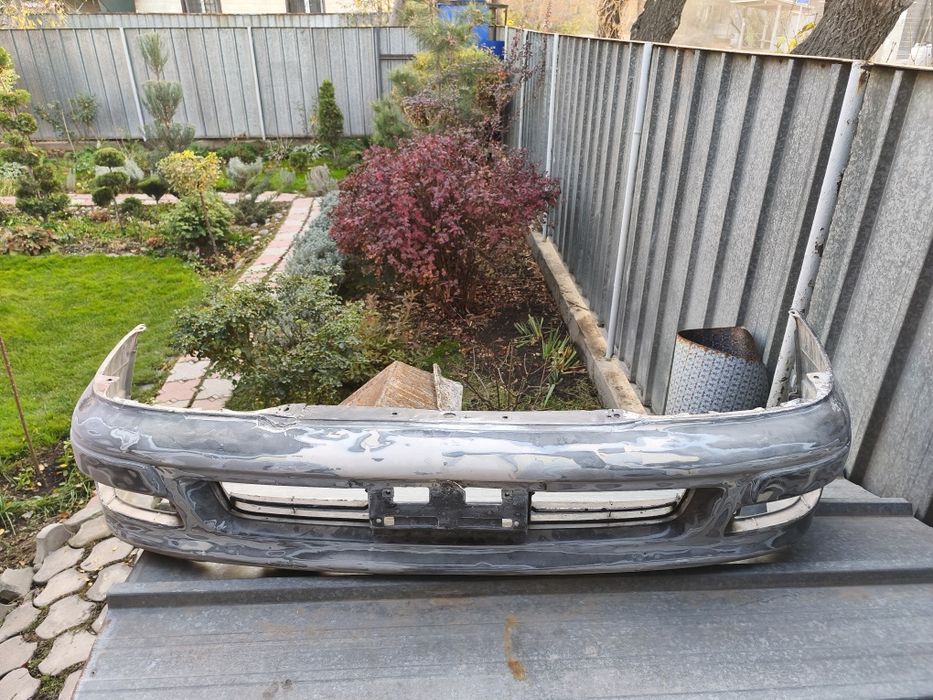 Два Бампера на тоета Калдина