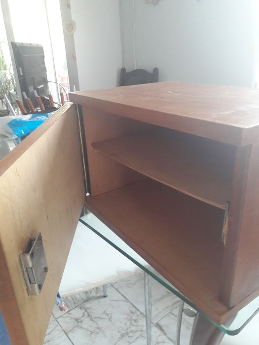 Облегалки от масивно дърво,дървена каса и античен