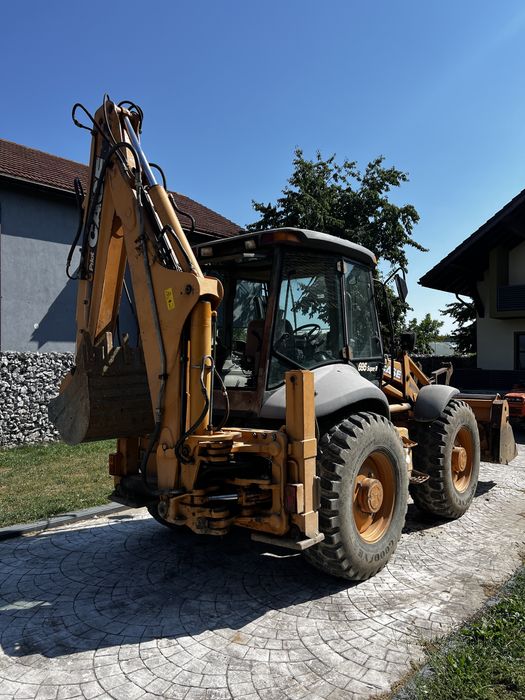 Buldoexcavator Case