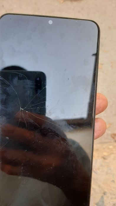 Samsung a12 holati urta