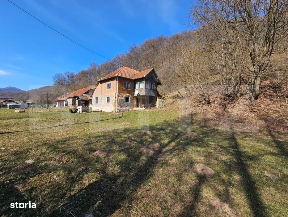 Casa cu teren generos 6.820 mp, langa padure si rau – Almasu Mare