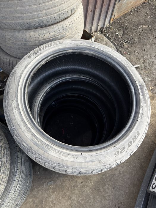Продам летние резины 235/45/18