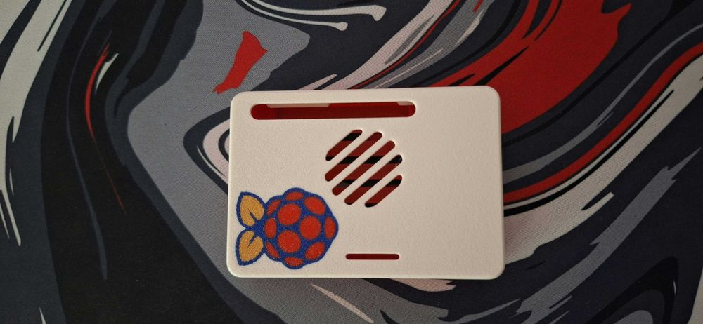 Vând carcasă pentru Raspberry Pi 5