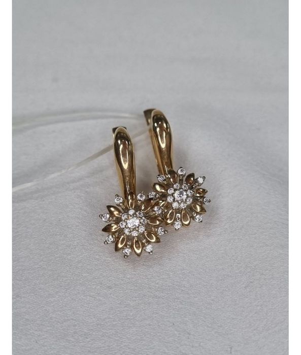 Золотые серьги рамашка