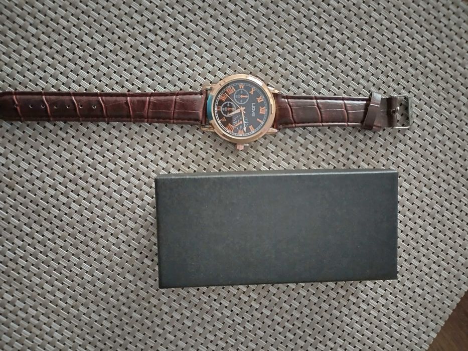 Стилен мъжки часовник от Италия