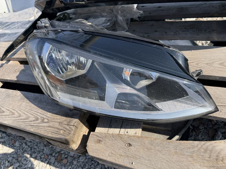 Фар VW Golf 7 2013 год.-