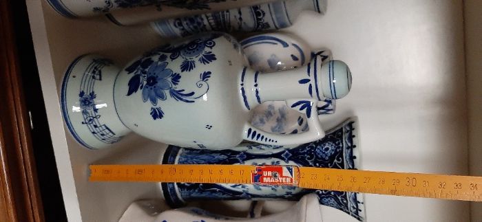 Вази и сервиз за кафе