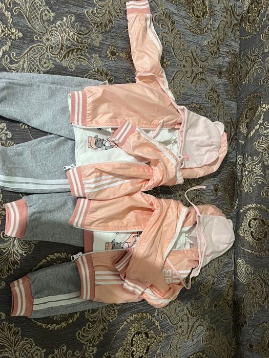 Егіз қыздарға арналған киімдер