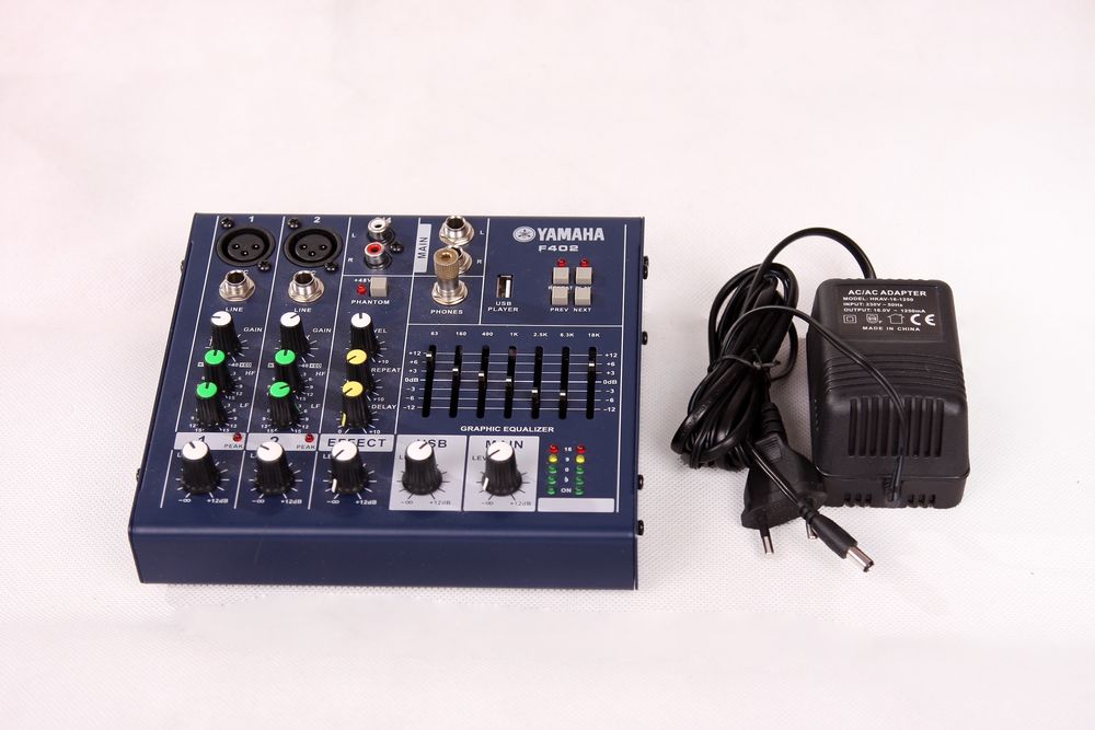 Микшерный цифровой пульт YAMAHA