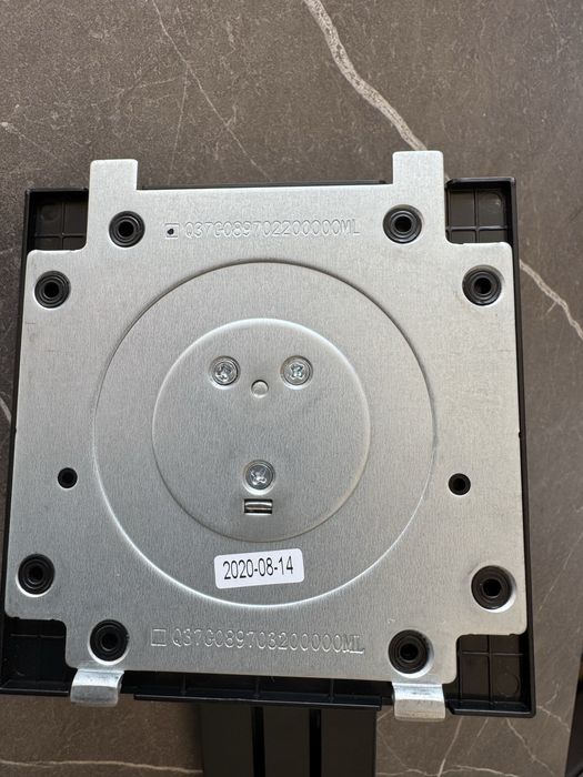 Стойка за монитор чисто нова