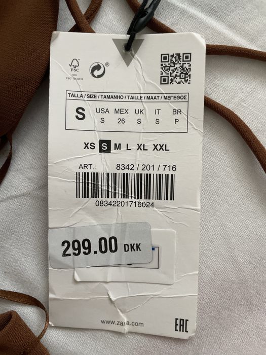 Rochie elegantă cu etichetă