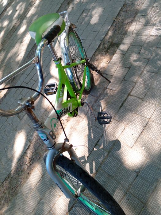 Velosiped yosh bola uchun