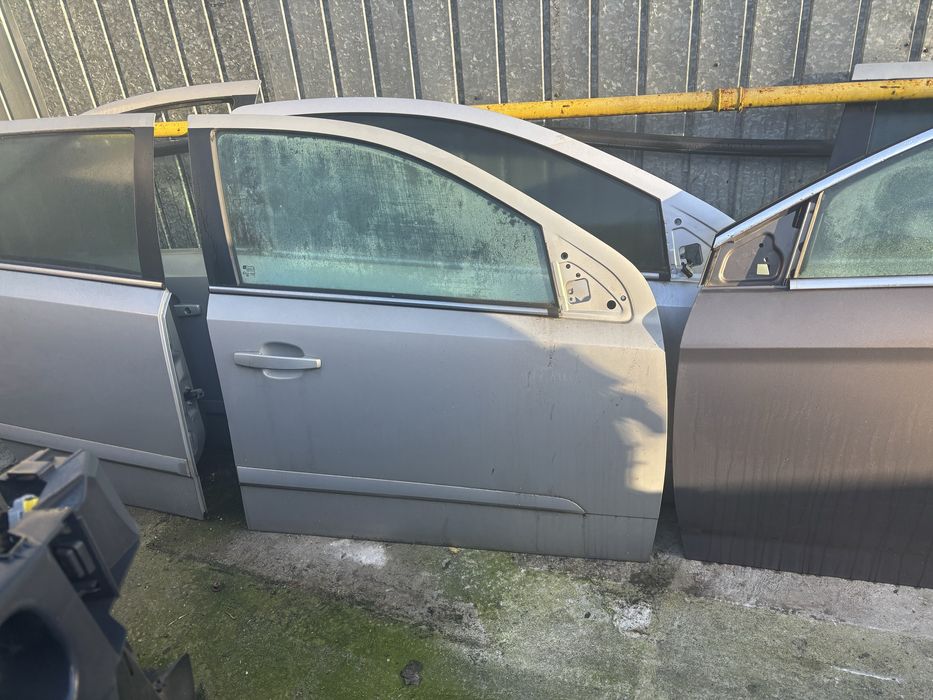 Ușă dreapta față , ușă  stanga față  ușă dreapta spate  opel astrs h