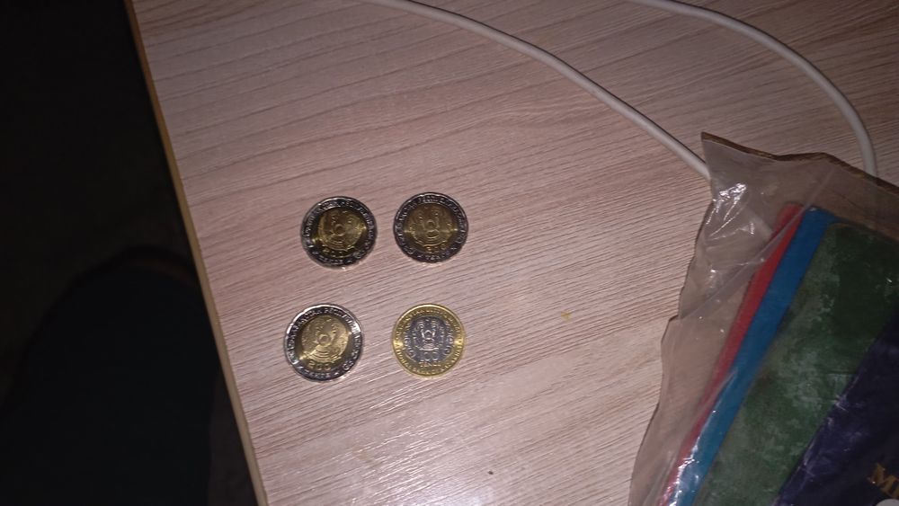 Продам четыре монеты