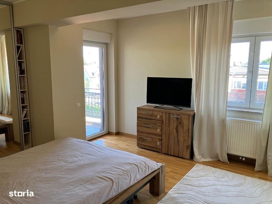 Apartament 3 camere cu terasă în Eminescu