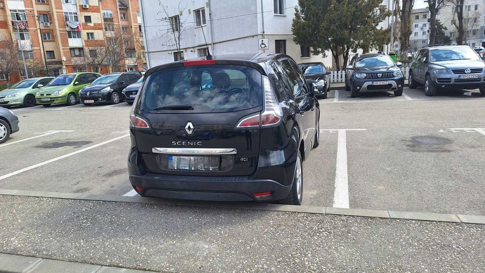 Vind Renault SCENIC 2012