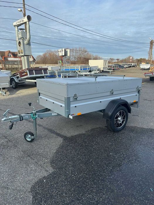 REMORCA 750KG stema cu capac si jante aluminiu