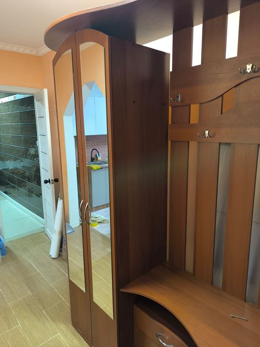 Мебель Продам прихожую