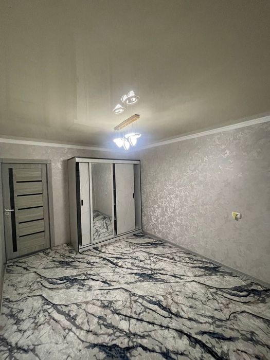 Qizlarga sheriklikka kvartira