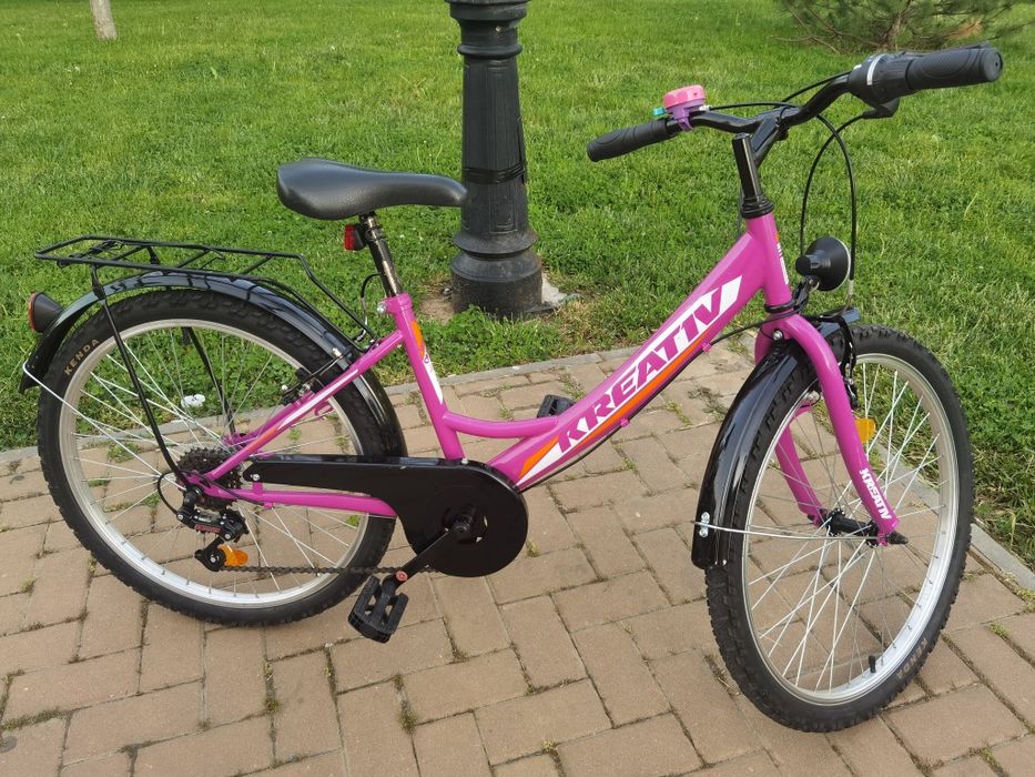 Vând doua biciclete roz și roșie fete și băieți roti 20 și 24