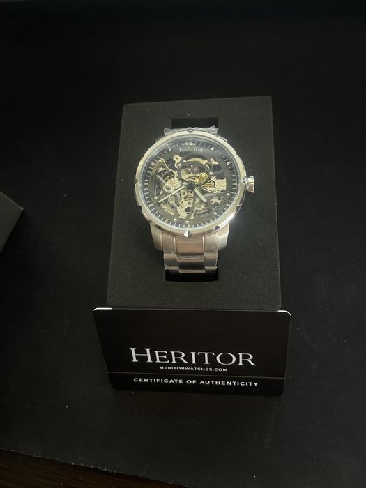 Часовник Heritor чисто нов