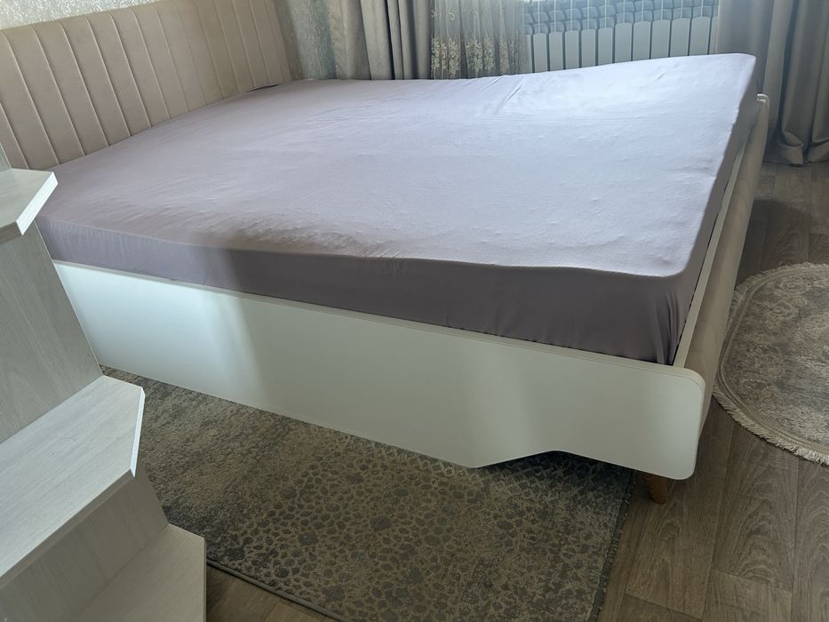 Продам двухспальную кровать