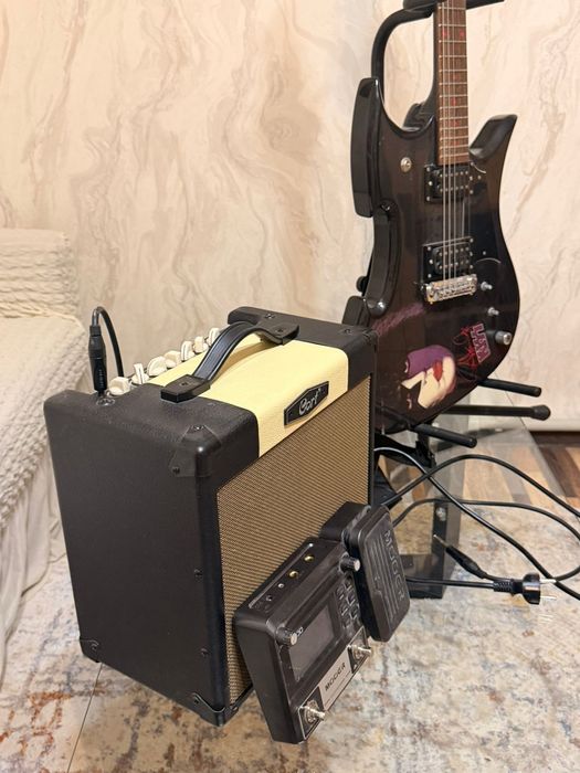 Электрогитара в хорошем состоянии