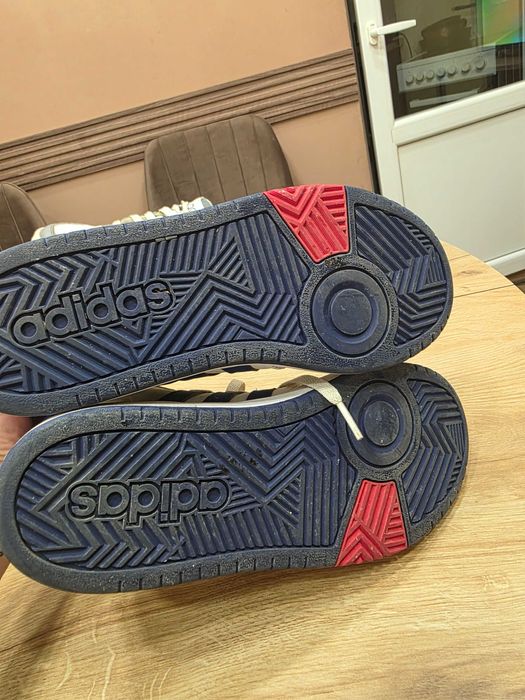 Маратонки adidas 2 чифта обща цена