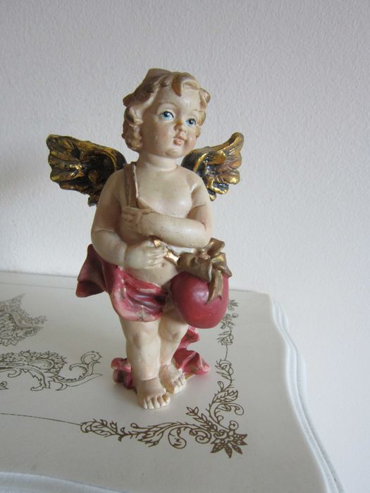 cadou rar  Inger victorian cu inima, inaltime 11 cm